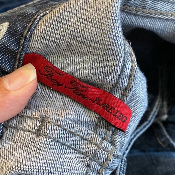 GUESS Jeans Foxy Flare - Flare Leg Size 30 Stretch Distress Cotton Machine Wash - Picture 10 of 13